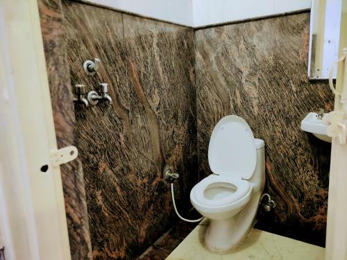 Sharda Hotel By Wb Inn