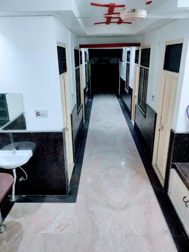 Sharda Hotel By Wb Inn