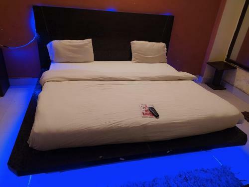 Hotel Rose & Petals