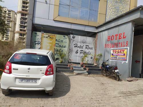 Hotel Rose & Petals