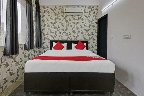 Oyo 86945 Hotel Ayush