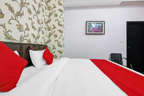 Oyo 86945 Hotel Ayush