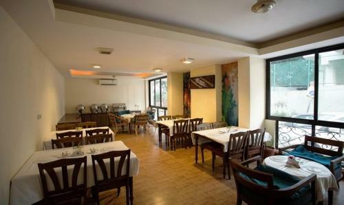 Hostal Flamingo Guest House