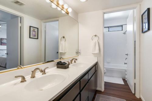Canyon Shores 2 Story Loft Style