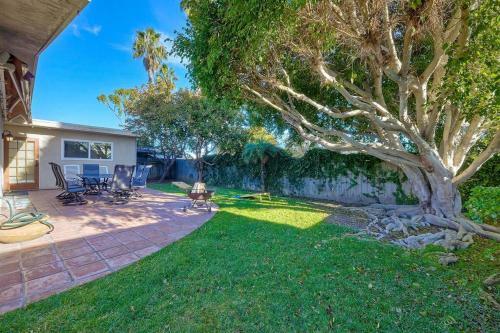 Great Group Retreat! Hacienda Decor, Spacious Floor Plan, Private Backyard