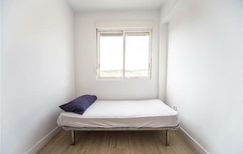 Awesome Apartment In Xilxes With 3 Bedrooms