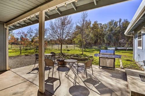 Updated Cottonwood Home With Patio And Fire Pit!