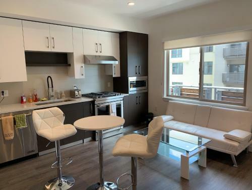 Luxury Apartment In Cupertino - Cars Available