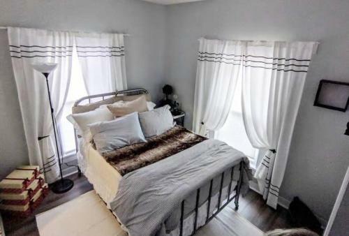 Riverfront Paradise-butterfly Ranch On The River