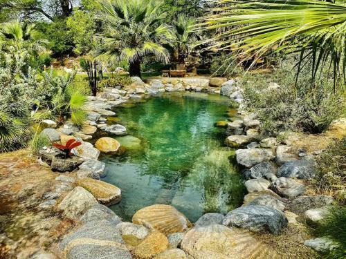 Crown Villa 5000 Plus Sq Ft With Private Hot Spring Soaking Pools, Lap Pool And Gym