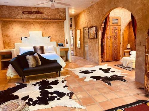 Crown Villa 5000 Plus Sq Ft With Private Hot Spring Soaking Pools, Lap Pool And Gym