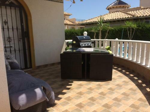 Stunning Five Bedroom Villa With Fabulous Swimming Pool.