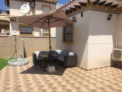 Stunning Five Bedroom Villa With Fabulous Swimming Pool.