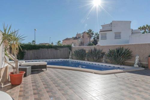 Stunning Five Bedroom Villa With Fabulous Swimming Pool.