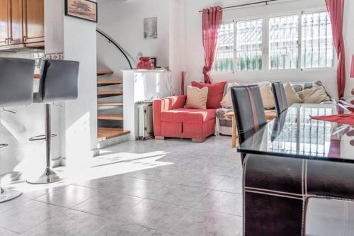 Stunning Five Bedroom Villa With Fabulous Swimming Pool.