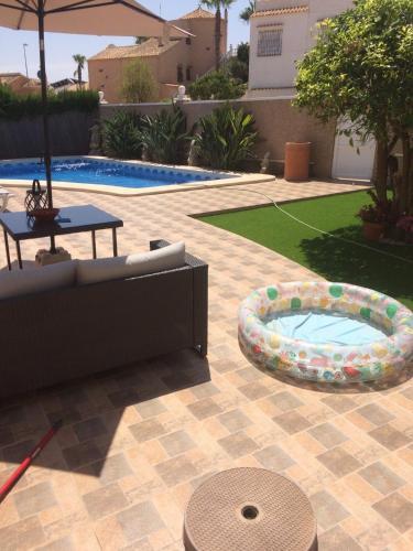 Stunning Five Bedroom Villa With Fabulous Swimming Pool.