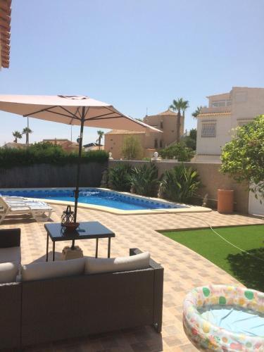 Stunning Five Bedroom Villa With Fabulous Swimming Pool.