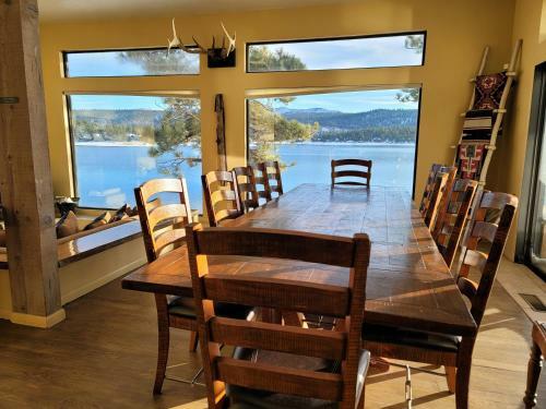 The Point! Spectacular Lake Views 5 Suites!