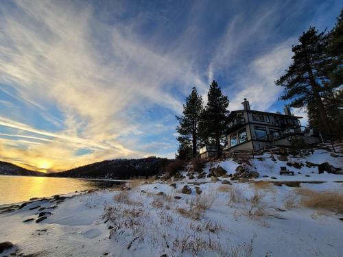 The Point! Spectacular Lake Views 5 Suites!
