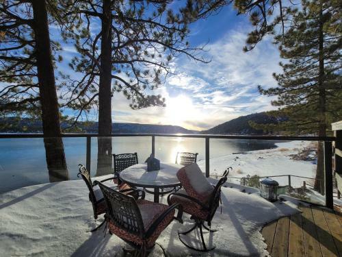 The Point! Spectacular Lake Views 5 Suites!