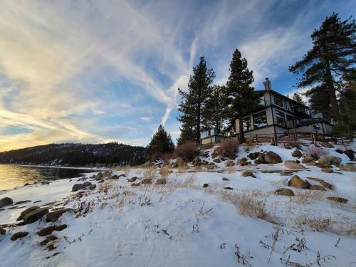 The Point! Spectacular Lake Views 5 Suites!