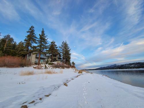 The Point! Spectacular Lake Views 5 Suites!
