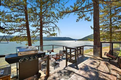 The Point! Spectacular Lake Views 5 Suites!
