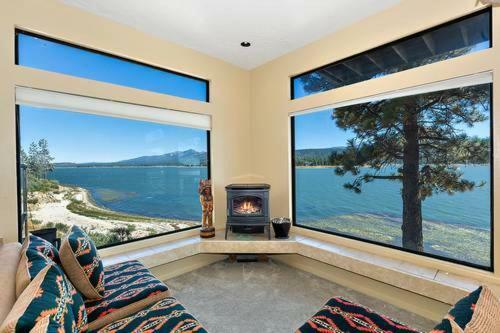 The Point! Spectacular Lake Views 5 Suites!
