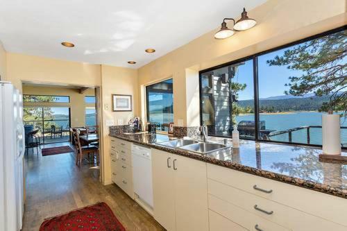 The Point! Spectacular Lake Views 5 Suites!