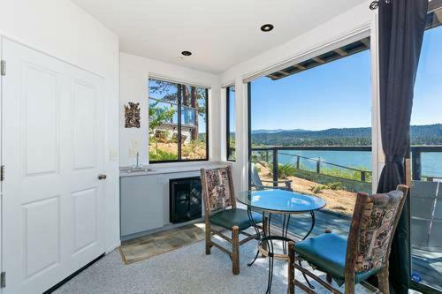 The Point! Spectacular Lake Views 5 Suites!