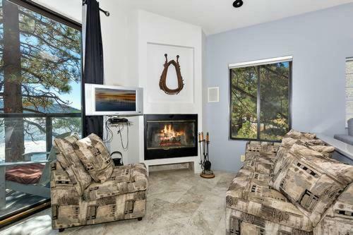 The Point! Spectacular Lake Views 5 Suites!