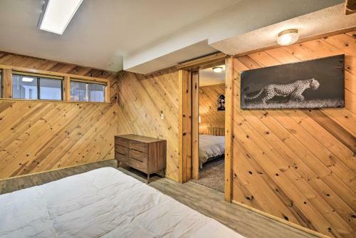 Luxe Escape With Decks, Mtn Views, Game Room!
