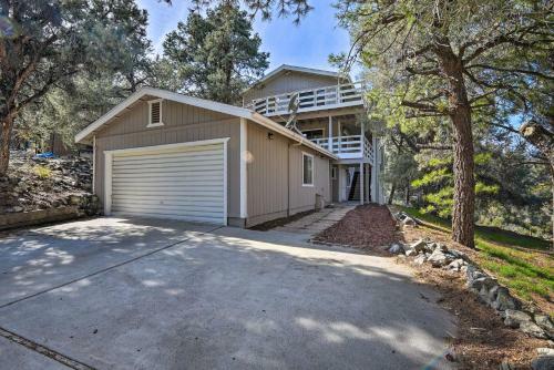 Luxe Escape With Decks, Mtn Views, Game Room!