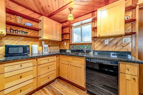 Mystical Dreamhouse & Mermaid's Den