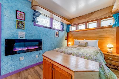 Mystical Dreamhouse & Mermaid's Den