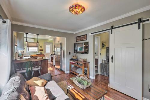 Charming Craftsman Cottage With Private Hot Tub