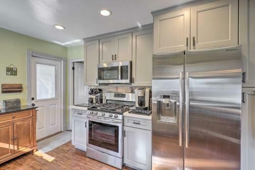 Charming Craftsman Cottage With Private Hot Tub