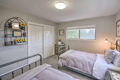 Charming And Pet-friendly Pine Grove Retreat!