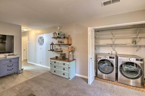 Charming And Pet-friendly Pine Grove Retreat!