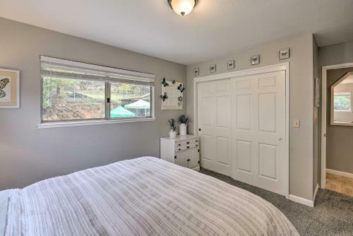 Charming And Pet-friendly Pine Grove Retreat!