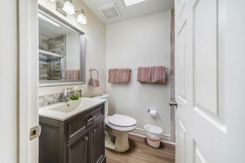 Unit 3 Newly Remodeled Great Location