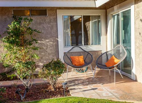 Desert Pool House: Sun, Swim, Sip & Stay