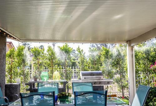 Desert Pool House: Sun, Swim, Sip & Stay