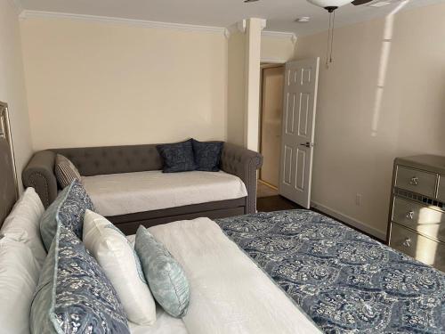Stunning 5 Star Home Retreat Private Pool-spa-bbq 4br-