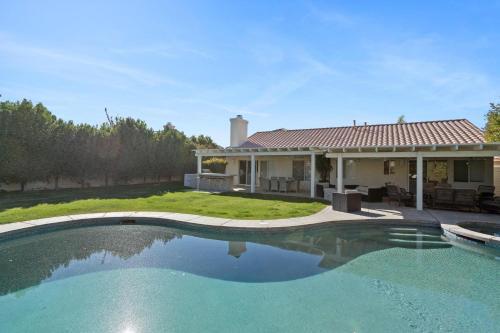Stunning 5 Star Home Retreat Private Pool-spa-bbq 4br-
