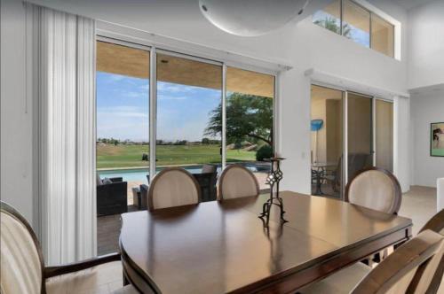 Desert Serenity 5 Star Private Pool-spa-bbq 3br-