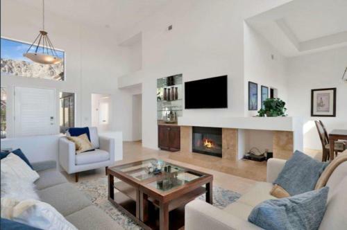 Desert Serenity 5 Star Private Pool-spa-bbq 3br-