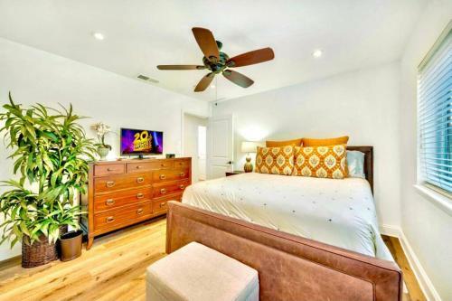 Luxe Cove Retreat ? Heated Pool ? Spa ? 31+ Days