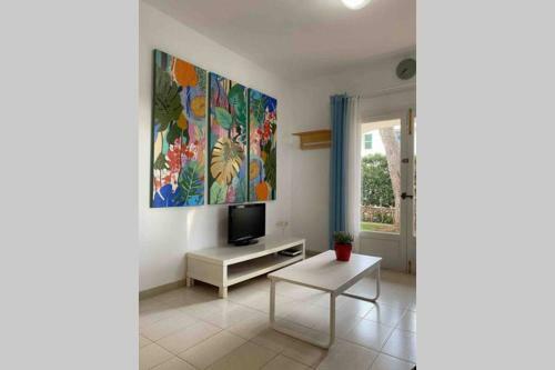 Apartment With Garden And Swimming And Beach