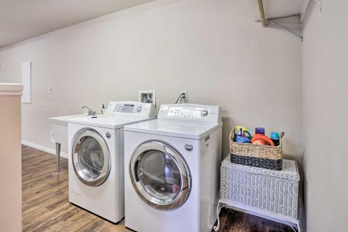 Huge Lake Arrowhead Home With 3 Decks And Grill!